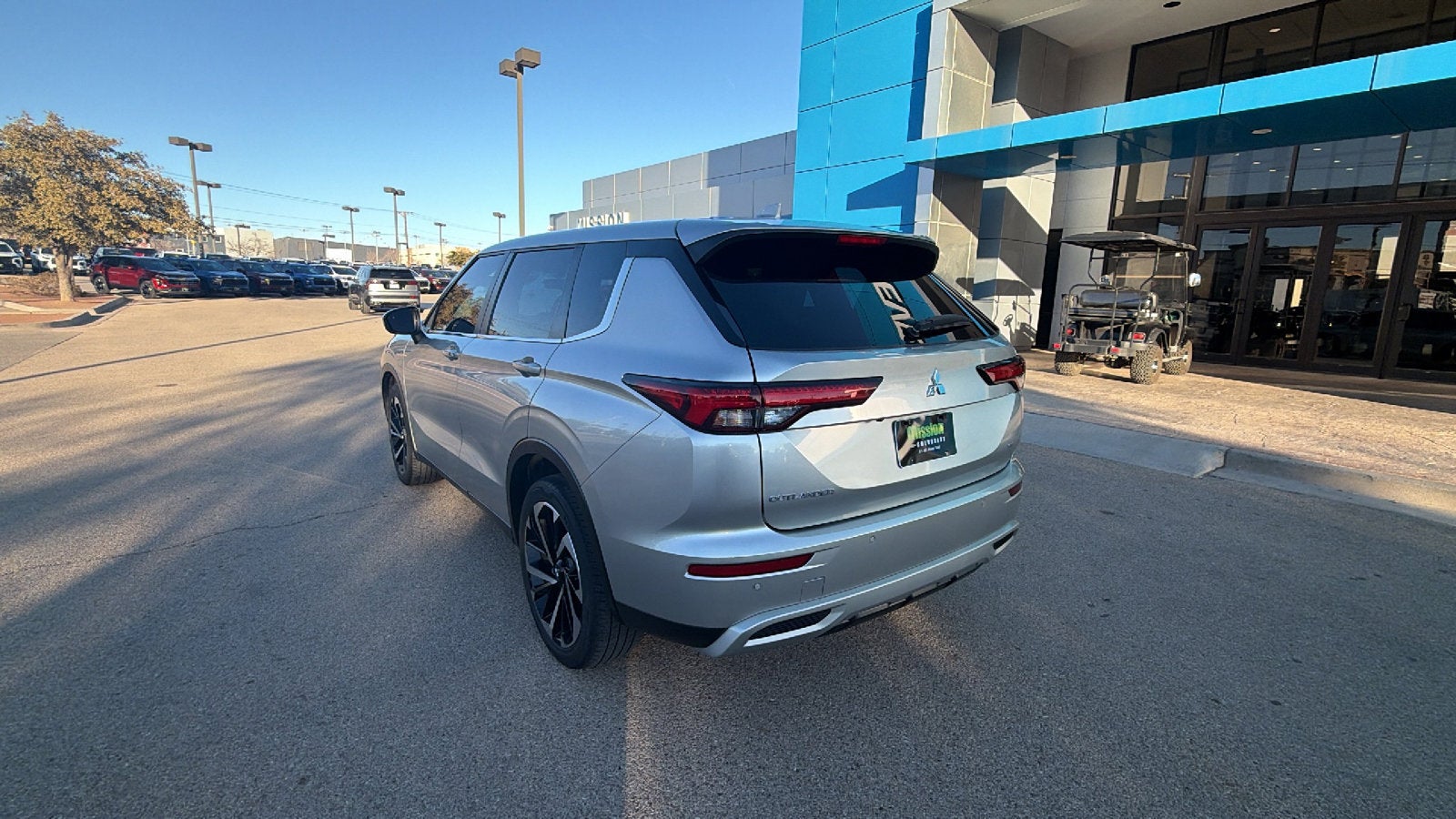 2023 Mitsubishi Outlander SE