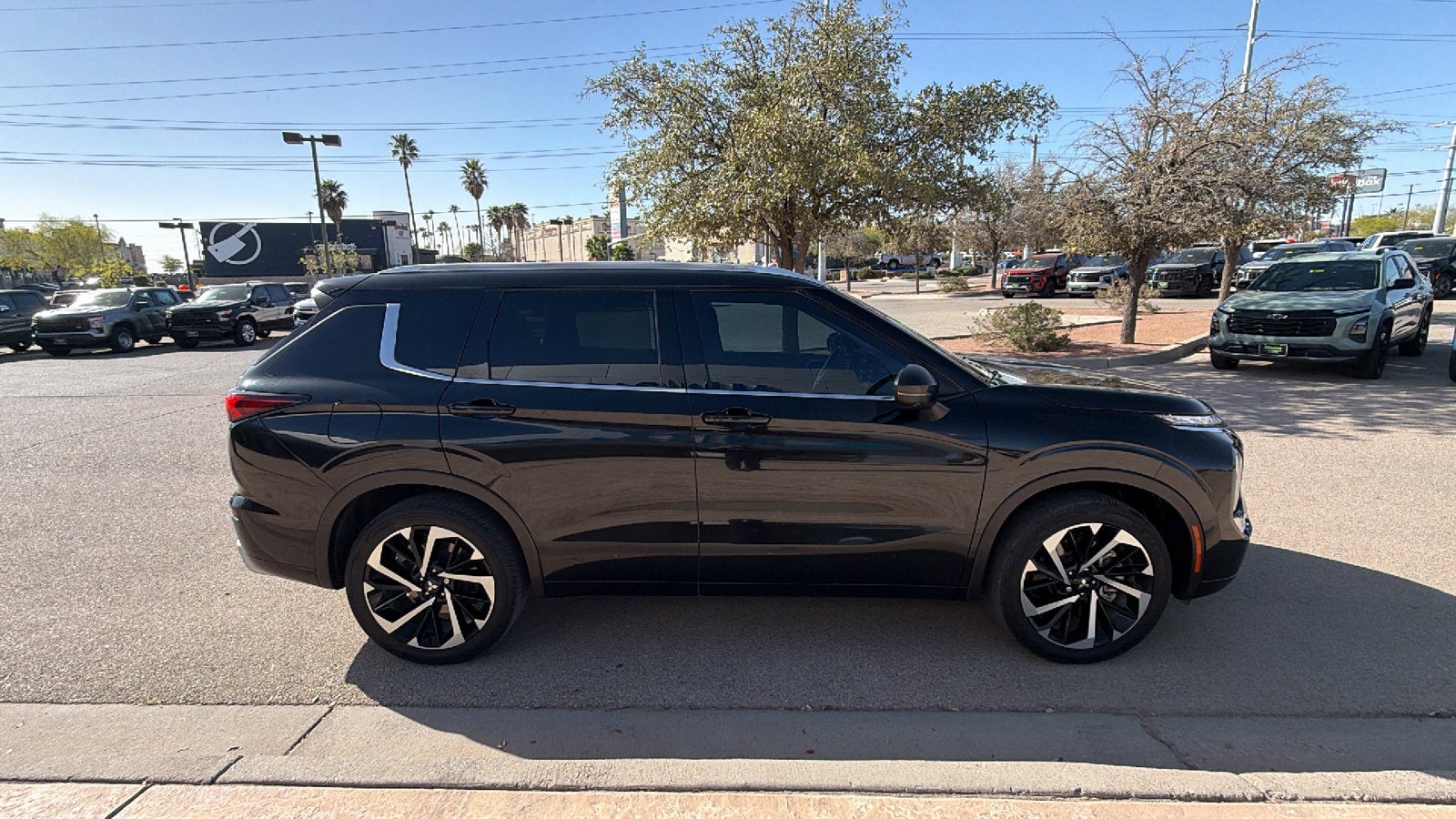 2023 Mitsubishi Outlander SEL