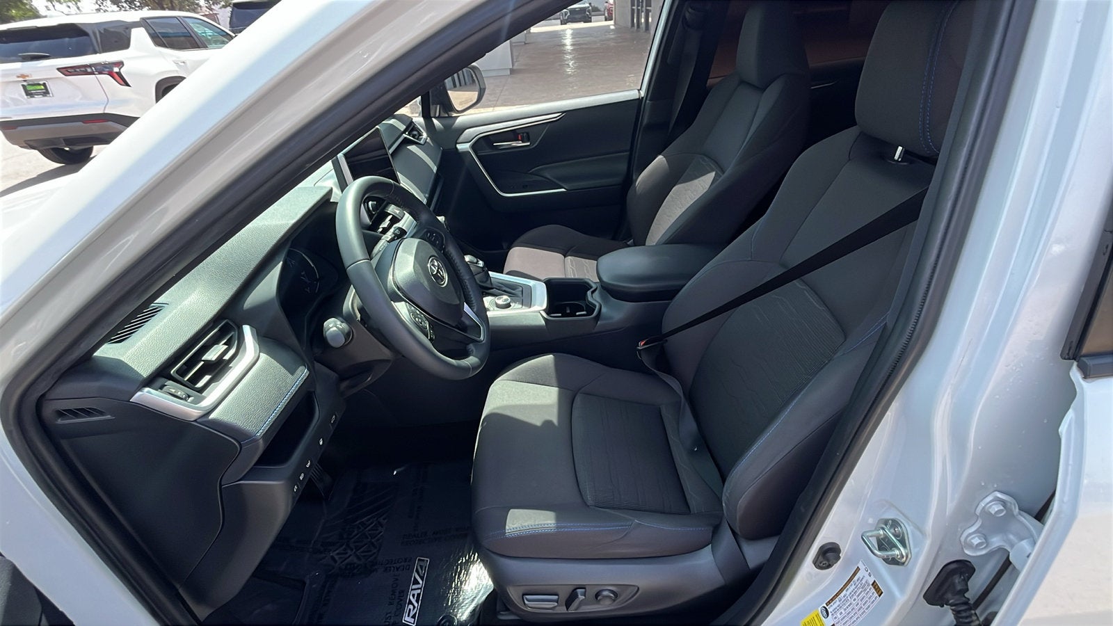 2023 Toyota RAV4 Hybrid SE
