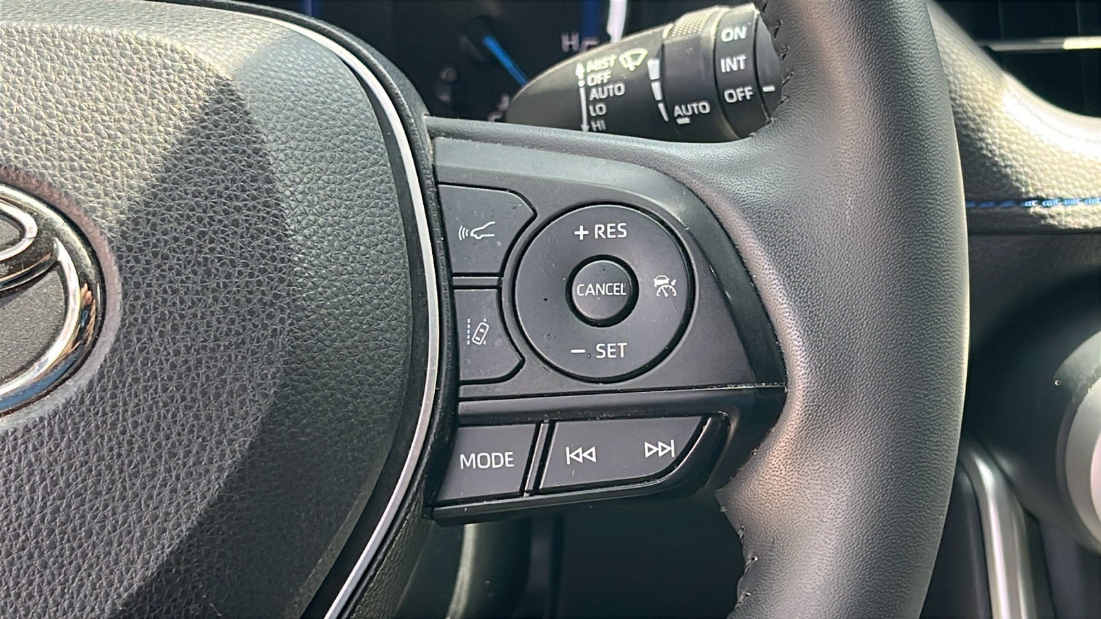 2023 Toyota RAV4 Hybrid SE