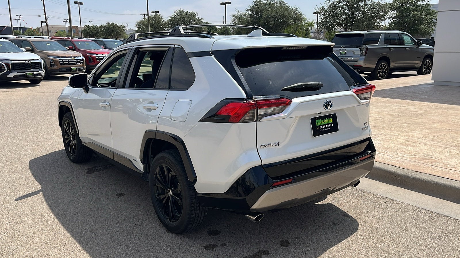 2023 Toyota RAV4 Hybrid SE